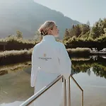 österreichischer Hof-im Bademantel Direkt In Alpentherme