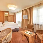 Hotel österreichischer Hof-im Bademantel Direkt In Alpentherme Bad Hofgastein