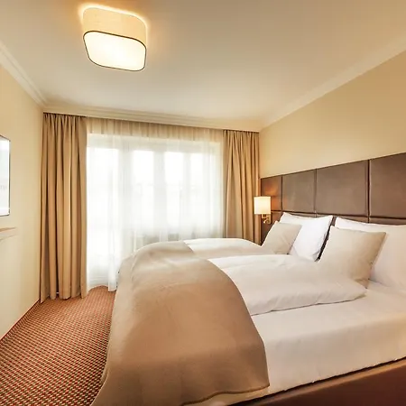 Oesterreichischer Hof-im Bademantel Direkt In Alpentherme Bad Hofgastein