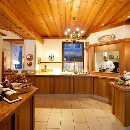Oesterreichischer Hof-im Bademantel Direkt In Alpentherme
