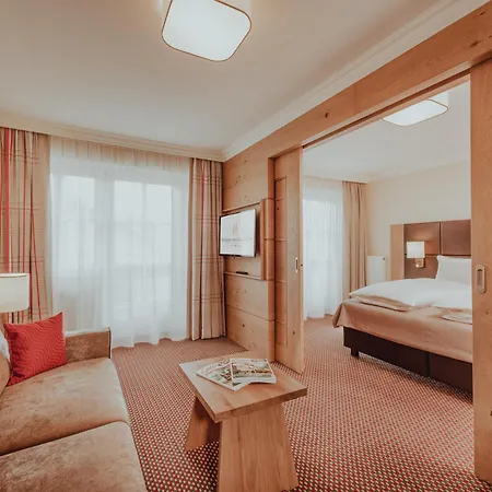 Oesterreichischer Hof-im Bademantel Direkt In Alpentherme 호텔