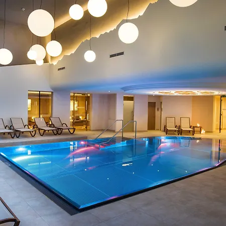 Oesterreichischer Hof-im Bademantel Direkt In Alpentherme