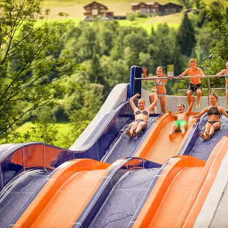 Oesterreichischer Hof-im Bademantel Direkt In Alpentherme バート・ホーフガシュタイン
